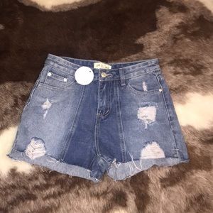 En Créme Demin Shorts